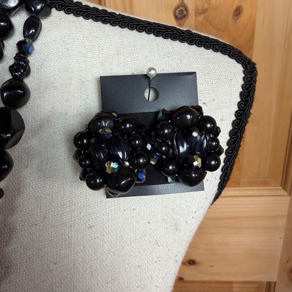 Vintage Park Lane Black Beaded Necklace & Clip Earring Set Aurora Borealis - Picture 2 of 8